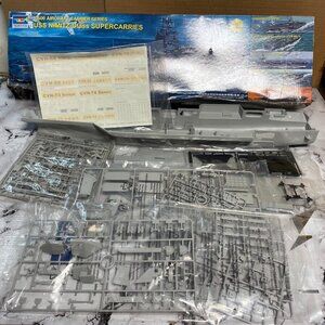 Trumpeter 1/500 Aircraft Carrier Series USS Nimitz Class Supercarriers 05201READ